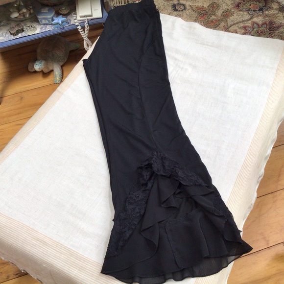 Va Va Voom! Back Adorned Paants - Picture 6 of 12